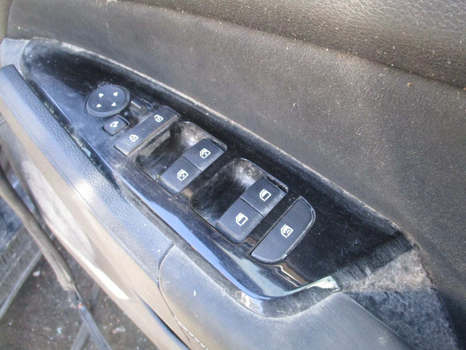 2023 KIA SPORTAGE MK5 OSF DRIVER SIDE POWERFOLD WING WINDOW CONTROL SWITCH