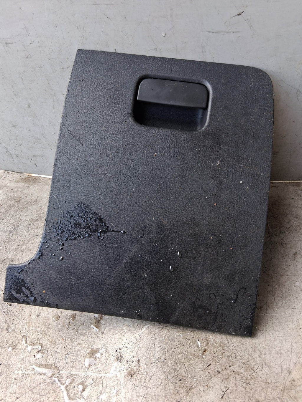 2006 VW VOLKSWAGEN PASSAT B6 ESTATE OSF DRIVER SIDE FRONT STORAGE BOX 3C2857922