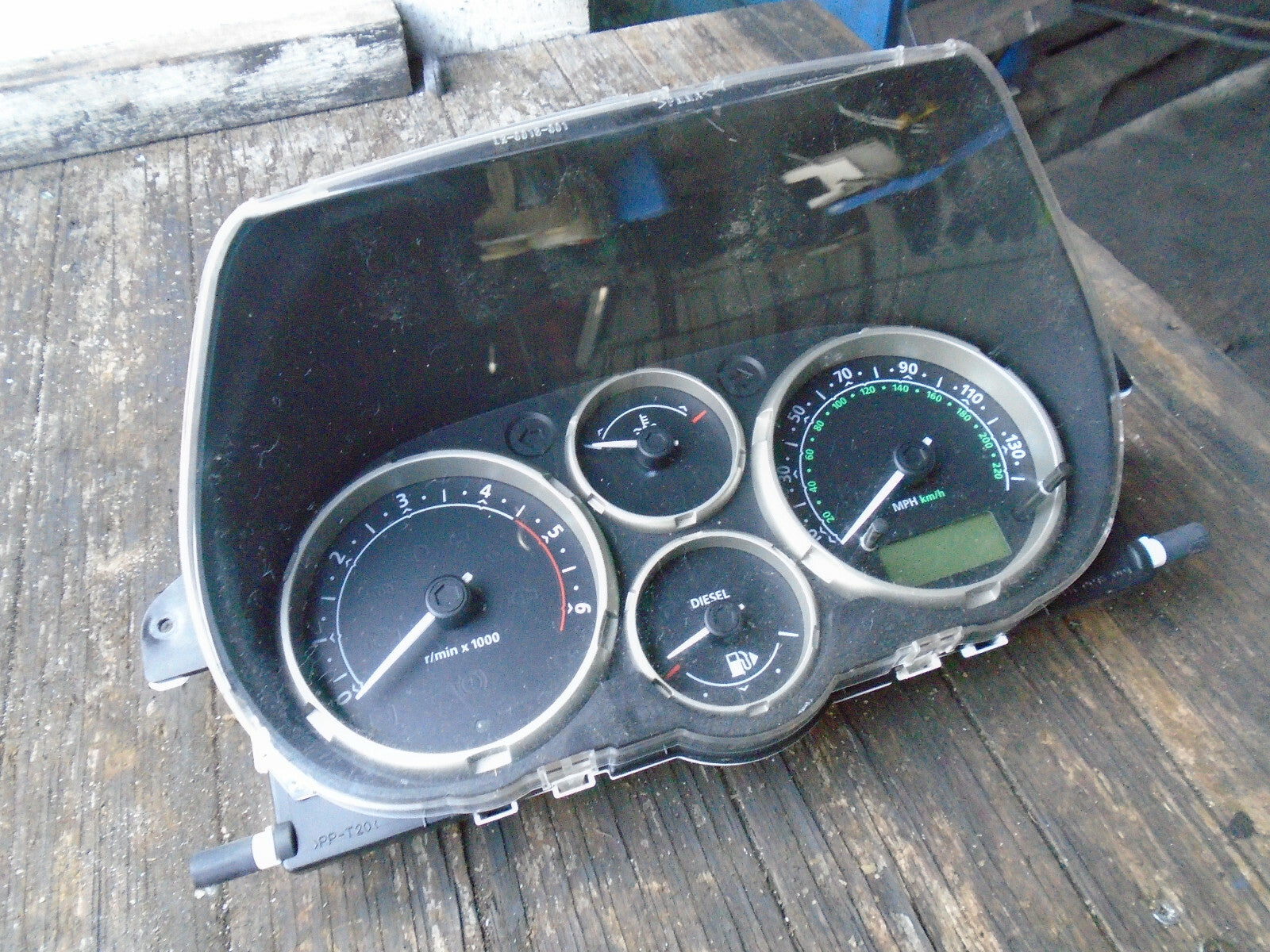 LAND ROVER FREELANDER 2004 2.0 DIESEL SPEEDOMETER INSTRUMENT CLUSTER YAC500950