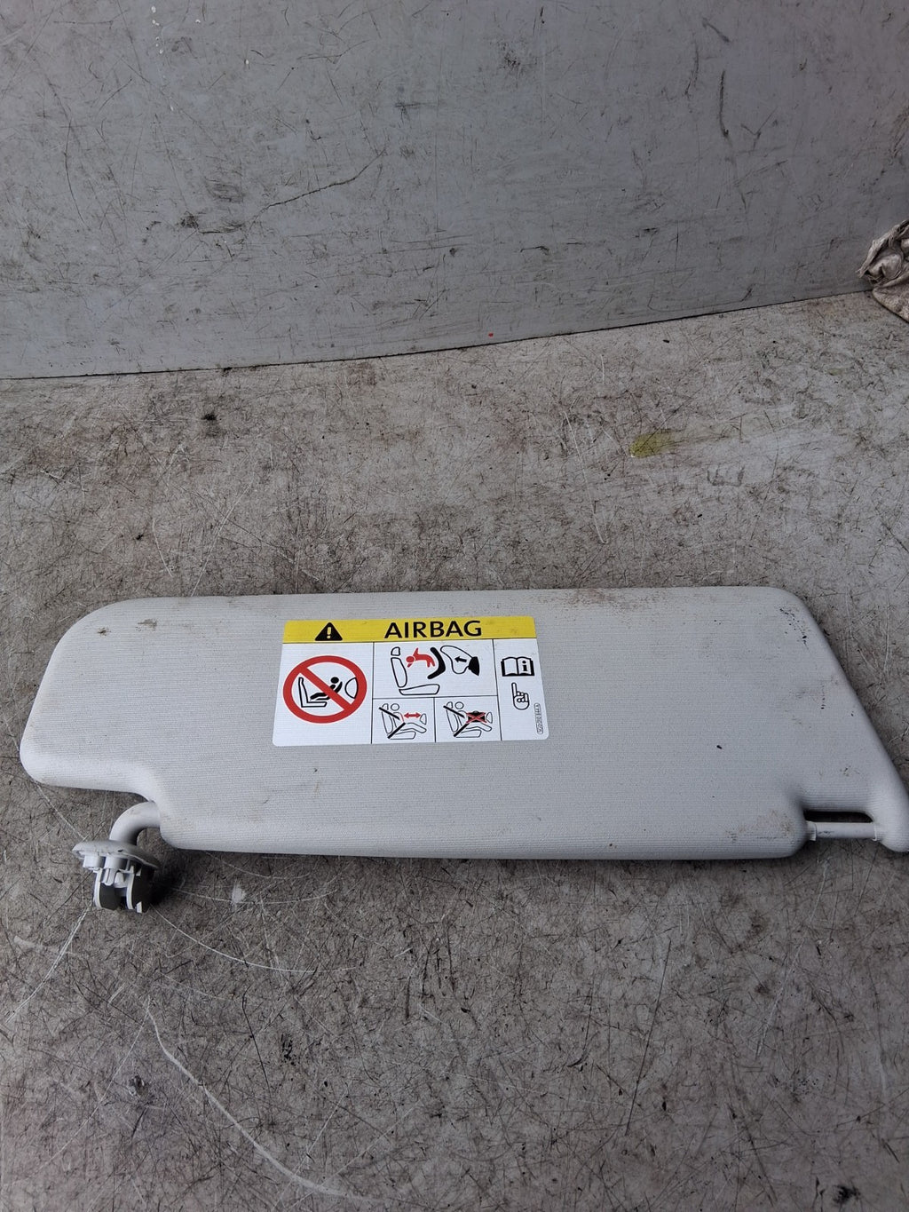 2014 VW VOLKSWAGEN UP SIDE FRONT LEFT SUN VISOR
