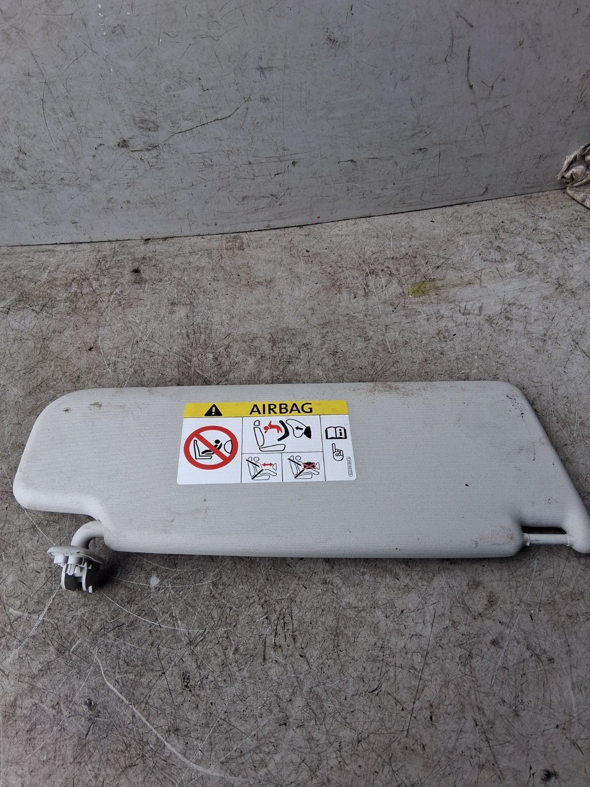 2014 VW VOLKSWAGEN UP SIDE FRONT LEFT SUN VISOR