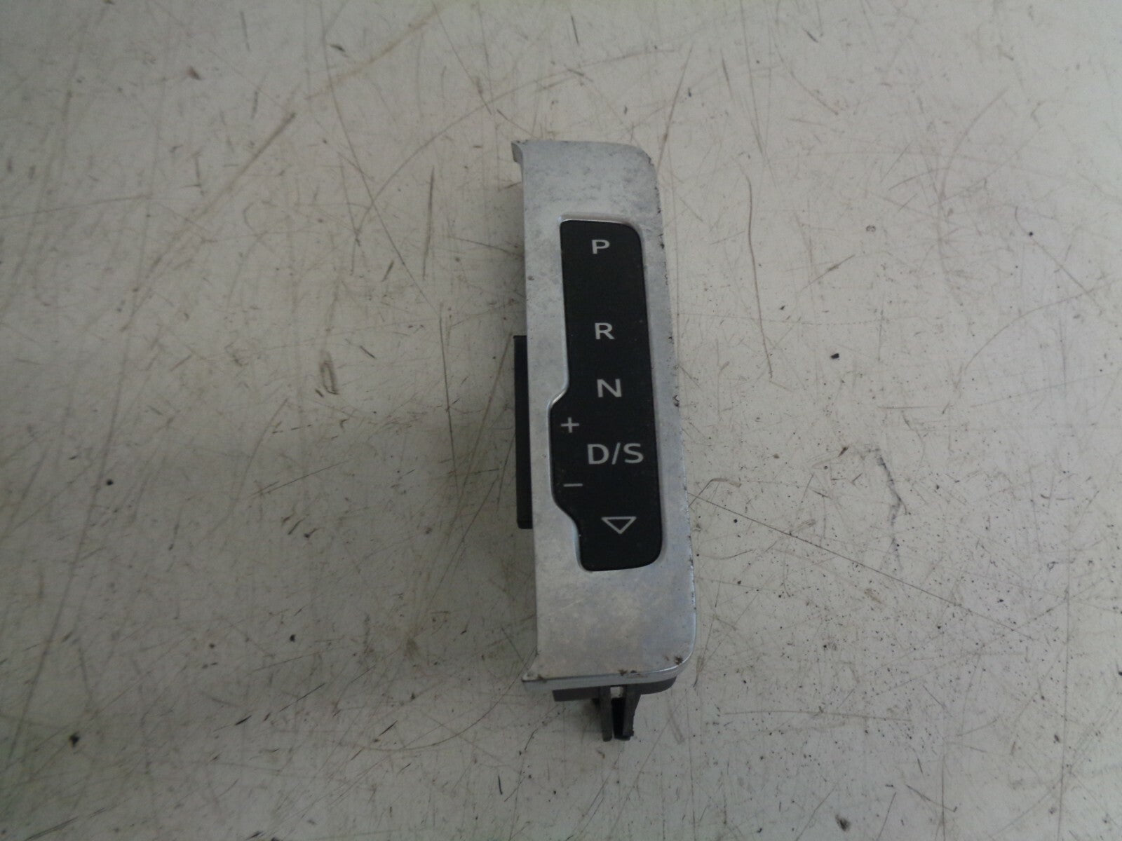 AUDI A3 MK3 8V 2017 AUTOMATIC GEAR SHIFTER SELECTOR INDICATOR 8V2713463B