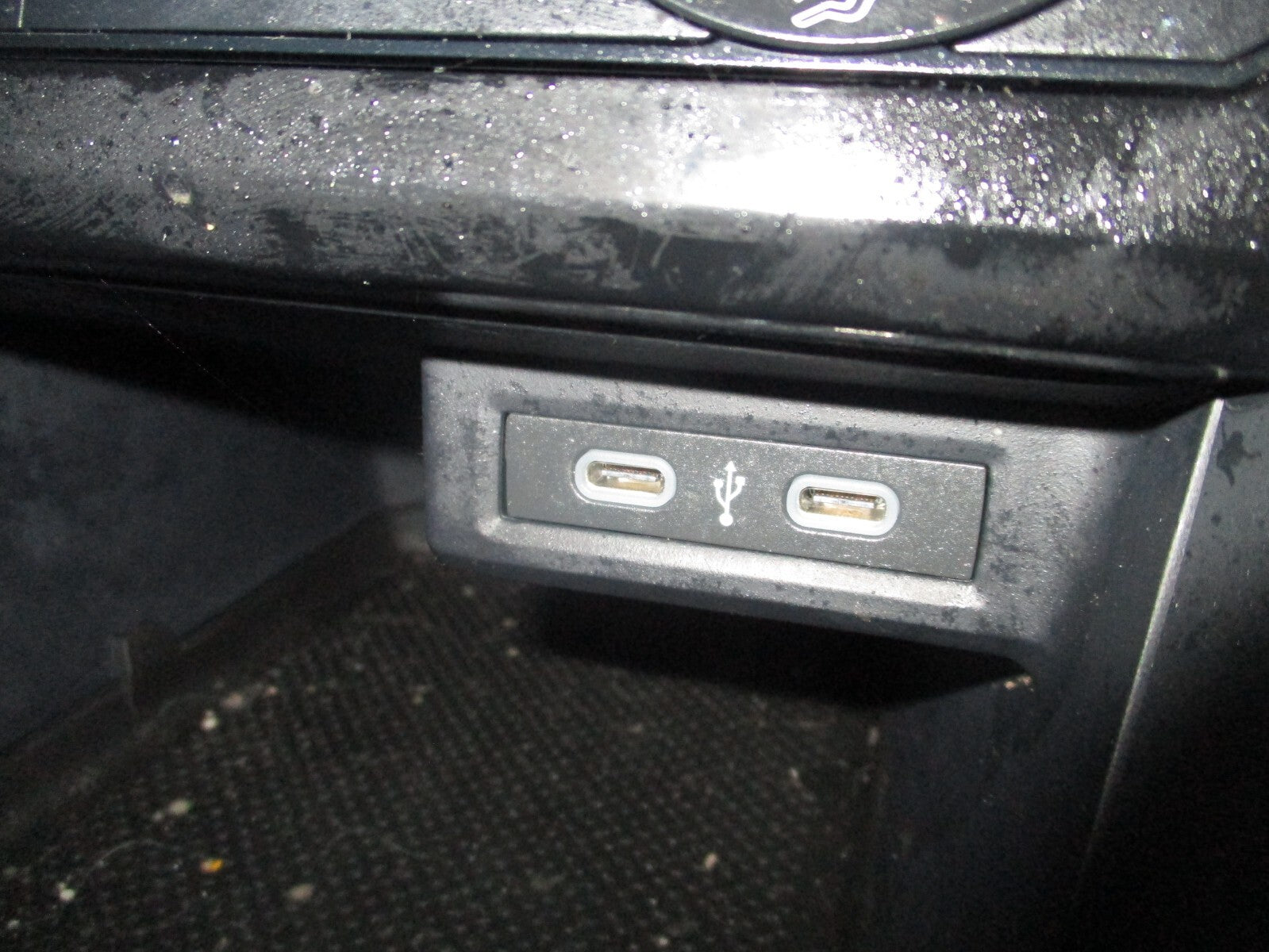 2023 VW VOLKSWAGEN T CROSS USB MULTIMEDIA PORT SOCKET TYPE C