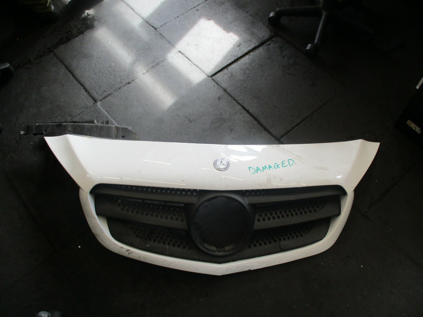 MERCEDES CITAN 2013 FRONT GRILLE WHITE GRILL