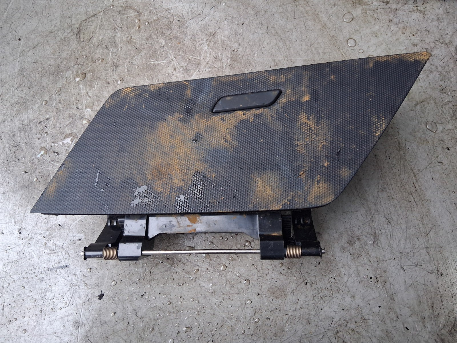 VW VOLKSWAGEN TIGUAN MK2 DASHBOARD CENTRE UPPER STORAGE COMPARTMENT 5NC857922