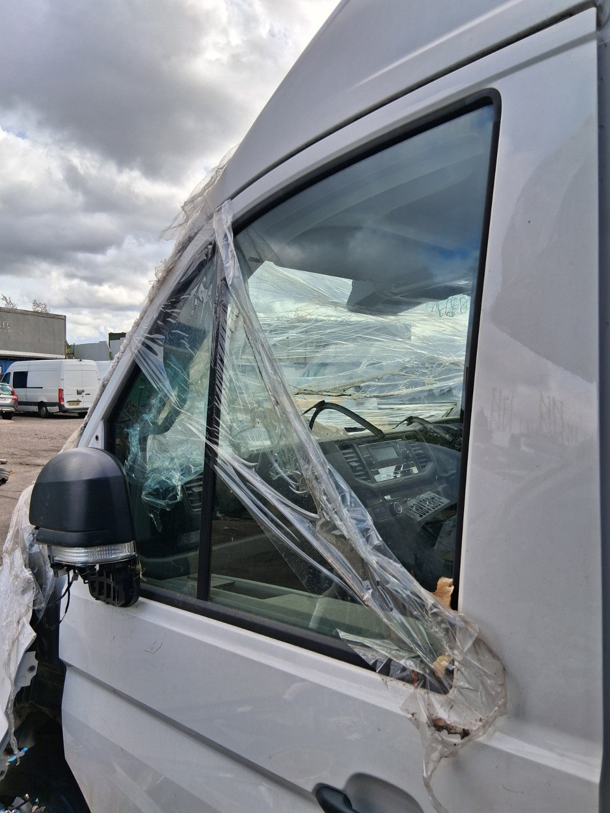 2022 VW VOLKSWAGEN CRAFTER MK2 NSF PASSENGER SIDE FRONT LEFT BARE DOOR WHITE