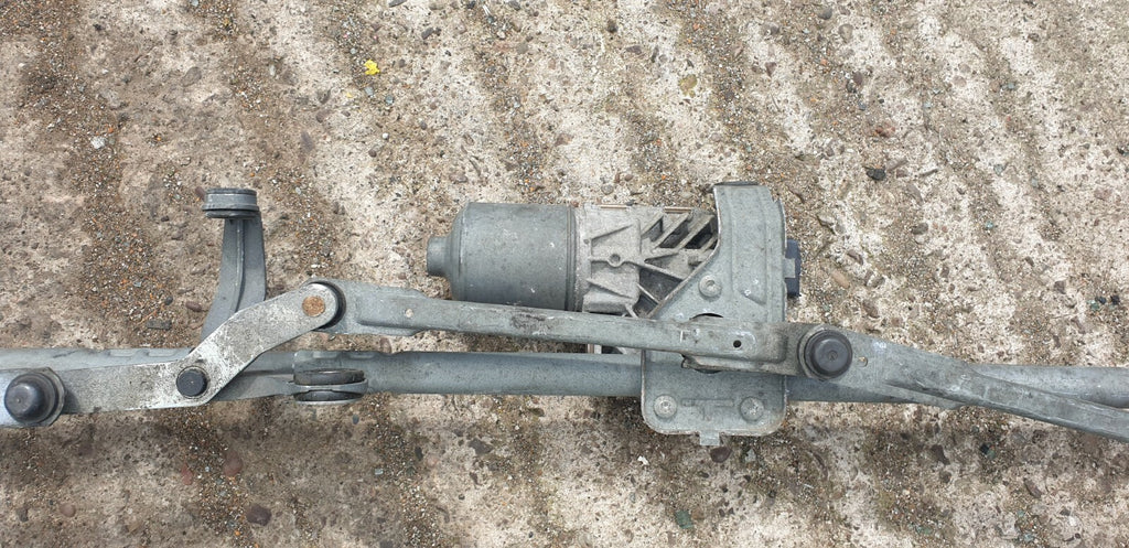 PEUGEOT 308 2010 FRONT WINDSCREEN WIPER MOTOR AND LINKAGE 0390241869 9684806680