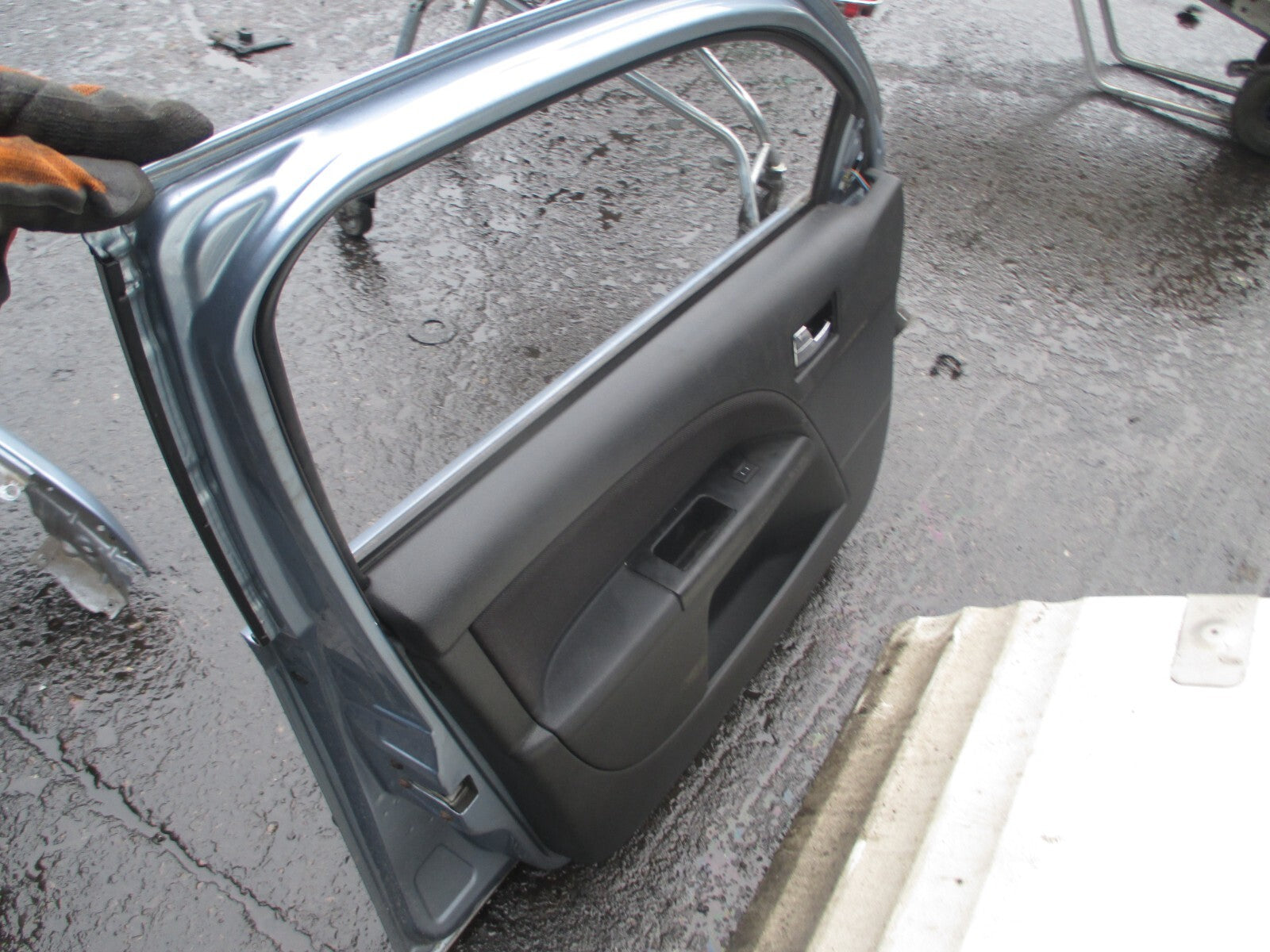 FORD MONDEO MK3 2005 NSF PASSENGER FRONT COMPLETE DOOR LIGHT BLUE