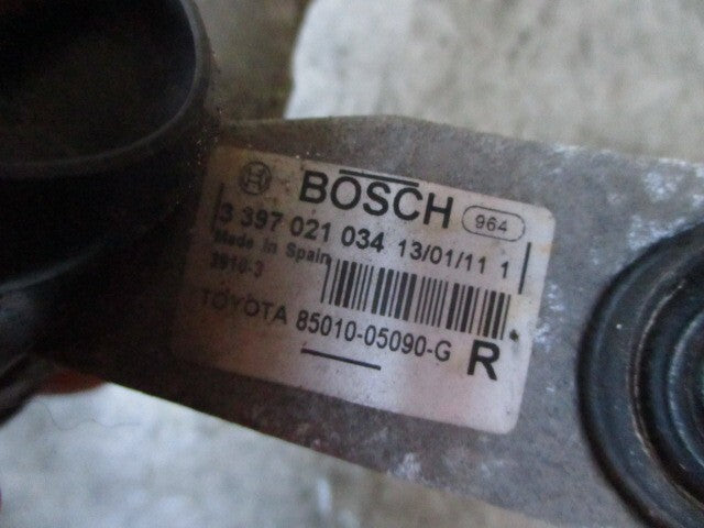 TOYOTA AVENSIS MK3 T270 2011 FRONT WIPER MOTOR & LINKAGE 8501005090G