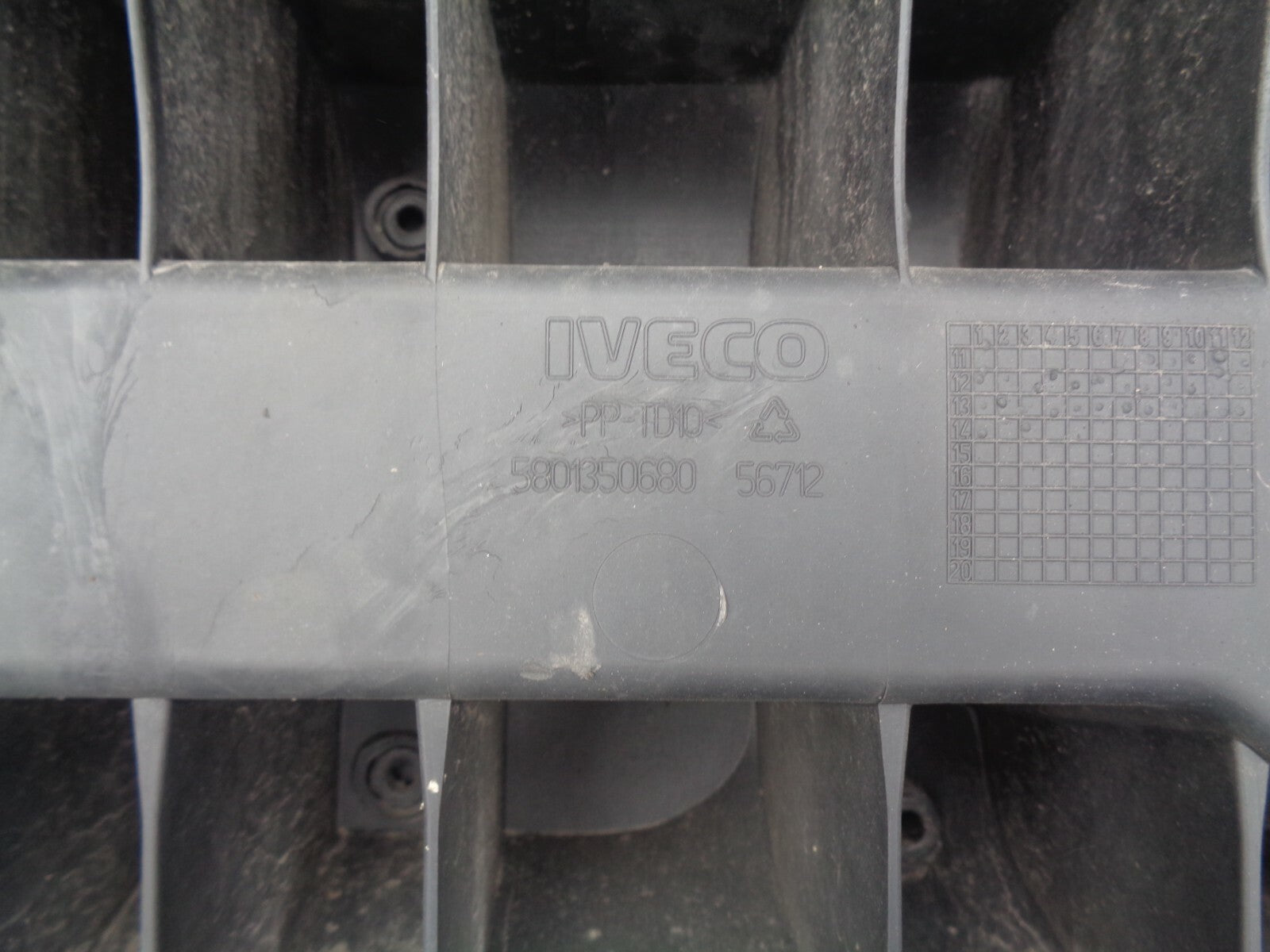 IVECO DAILY VAN MK5 2015 FRONT COMPLETE BUMPER PLASTIC GREY 5801346085