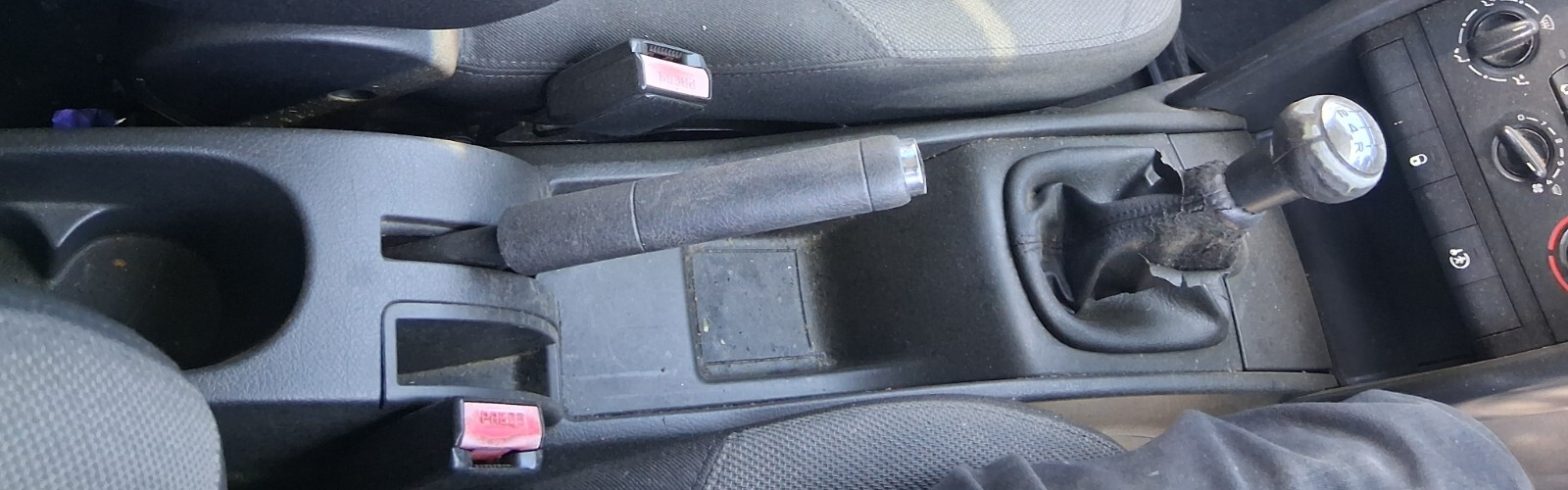 2009 PEUGEOT 207 CENTRE CONSOLE SURROUND TRIM PANEL COVER