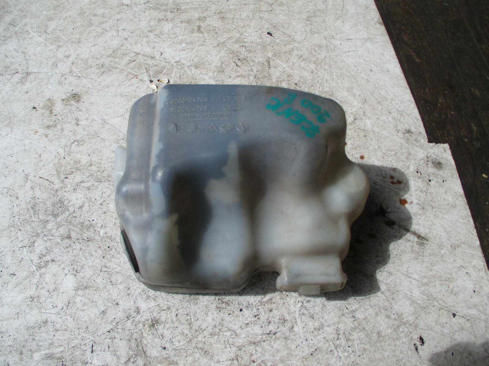 RENAULT SCENIC MK2 2008 WINDSCREEN WATER WASHER BOTTLE TANK RESERVOIR    NO NECK