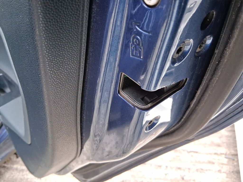 2010 FORD FIESTA MK7 OSR DRIVER SIDE REAR RIGHT COMPLETE DOOR OCEAN BLUE