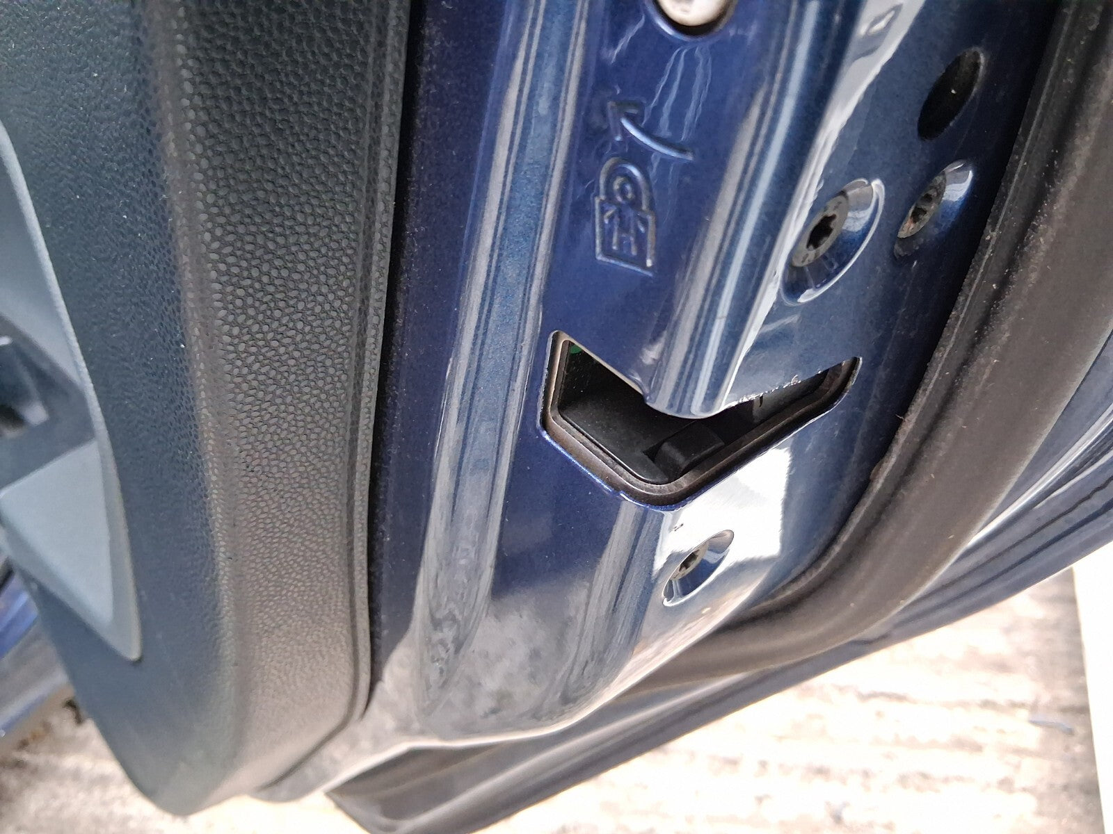 2010 FORD FIESTA MK7 OSR DRIVER SIDE REAR RIGHT COMPLETE DOOR OCEAN BLUE