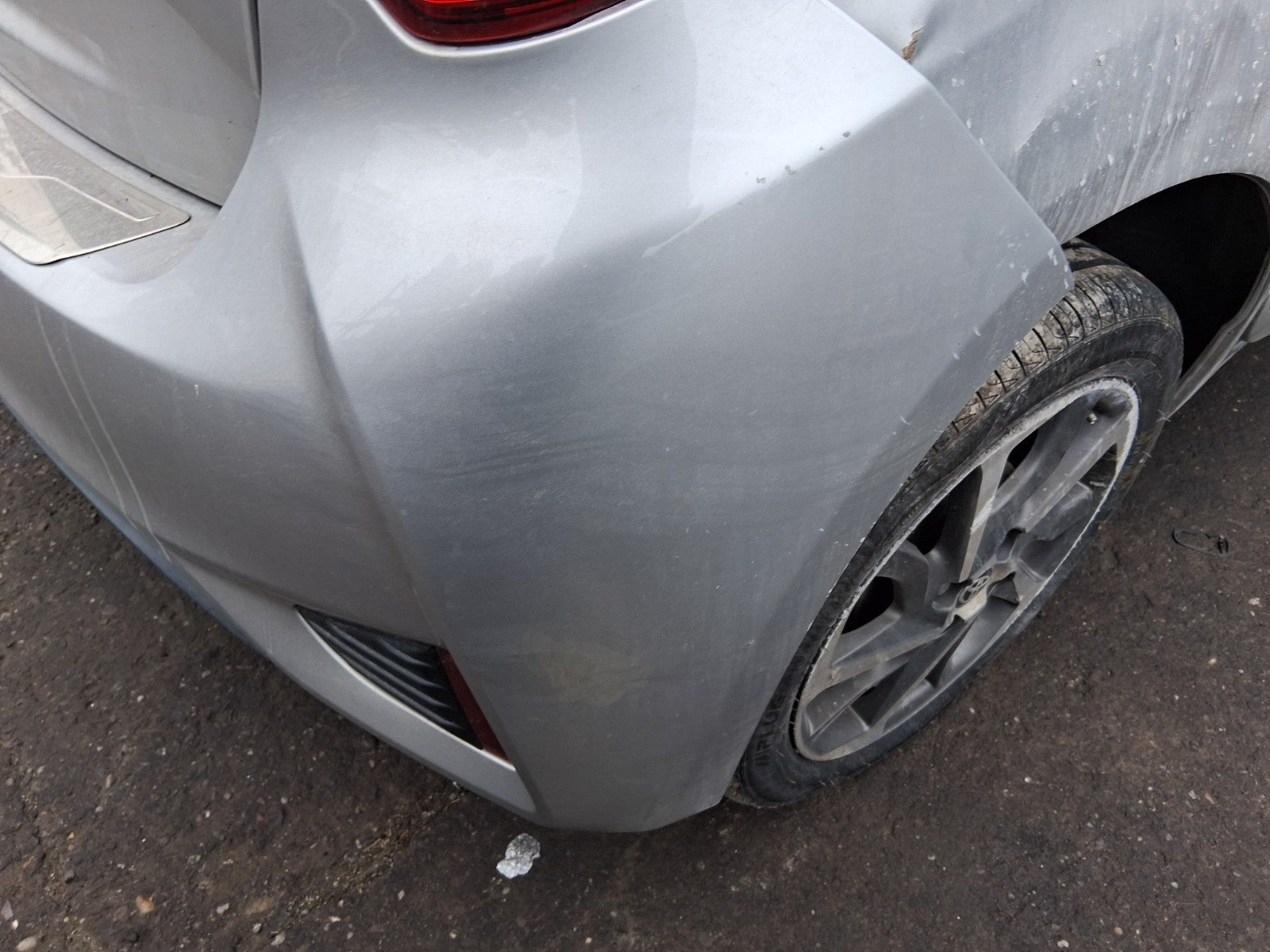 TOYOTA YARIS MK3 2019 FACELIFT REAR COMPLETE BUMPER GREY 2SN