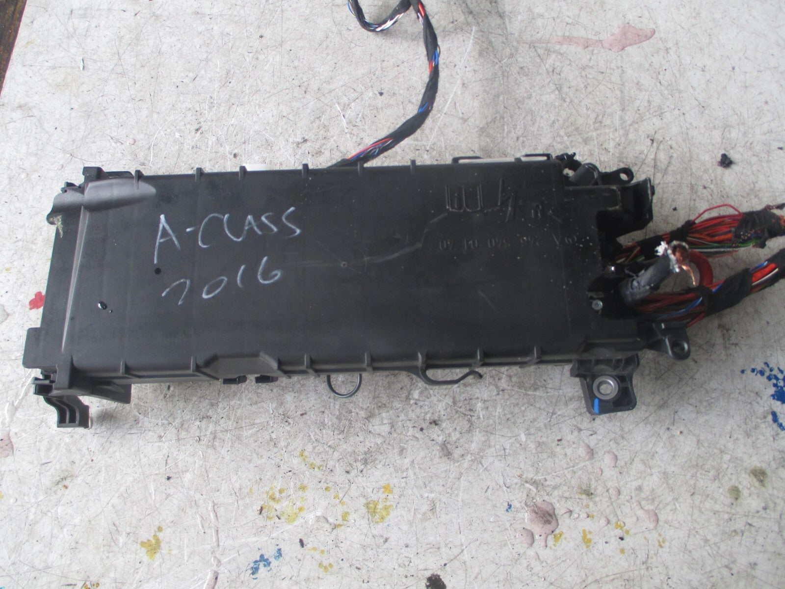 MERCEDES A CLASS W176 2016 FUSE RELAY BOX A2465400140