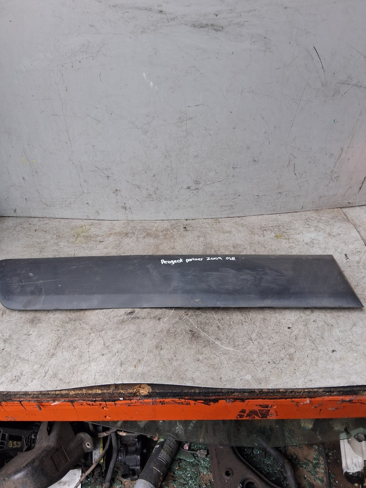 2009 PEUGEOT PARTNER OSR DRIVER SIDE REAR DOOR MOULDING TRIM C0092Y10
