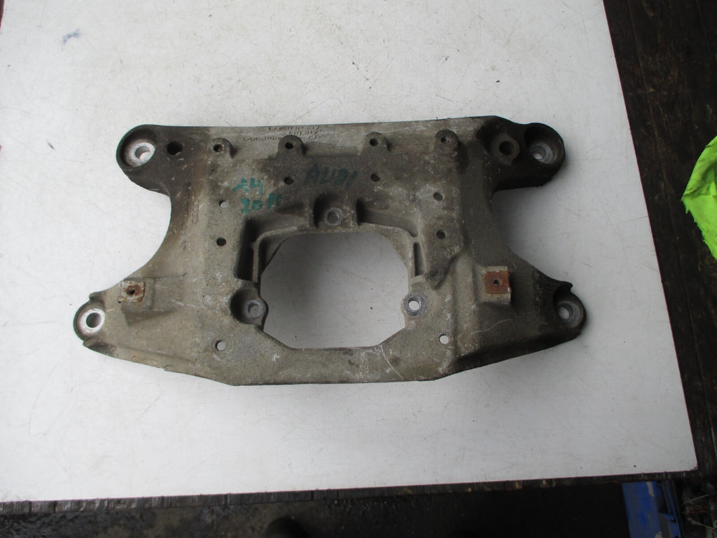 AUDI A4 2011 LOWER GEARBOX ENGINE CRADLE MOUNT SUPPORT BRACKET 8K0399263AF