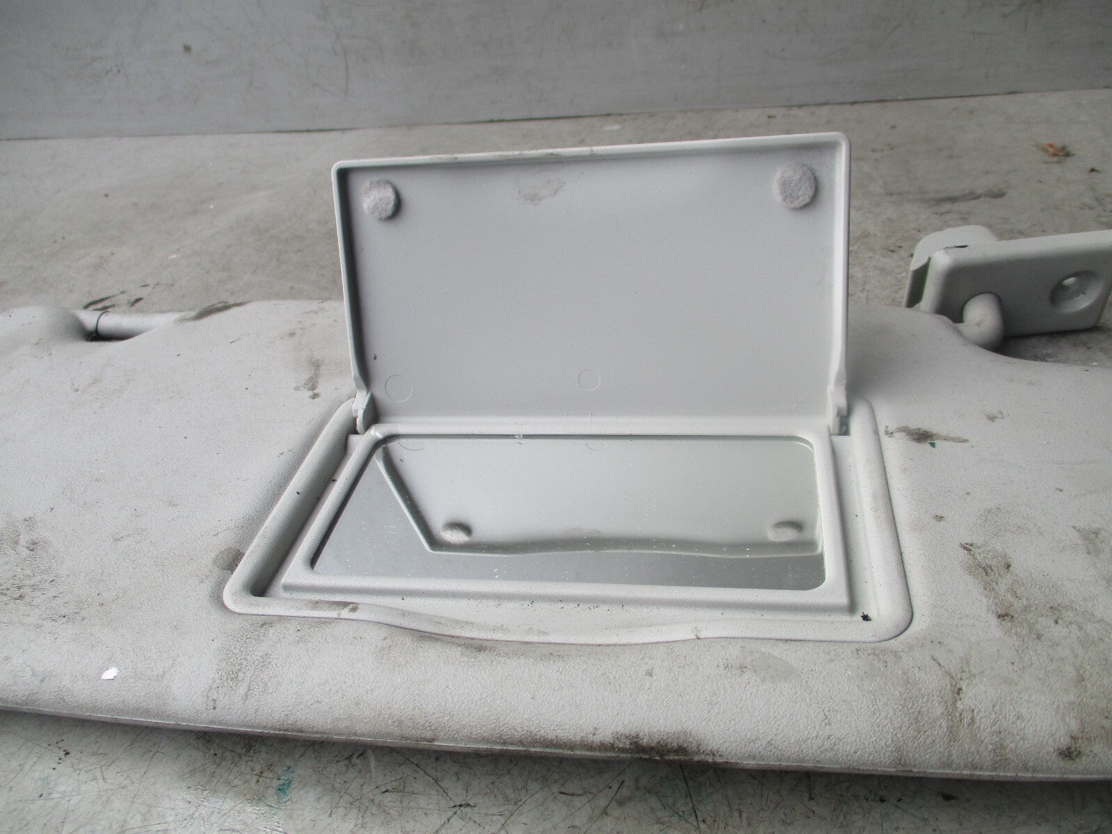 2020 NISSAN QASHQAI J11 MK2 OSF DRIVER SIDE FRONT SUN VISOR SHADE