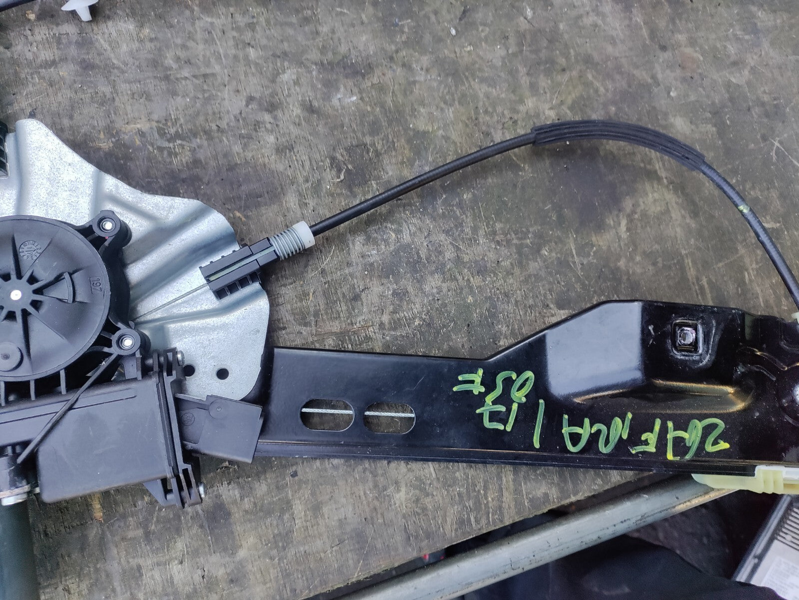 VAUXHALL ZAFIRA C MK3 OSF DRIVER SIDE WINDOW MOTOR & REGULATOR 20951582