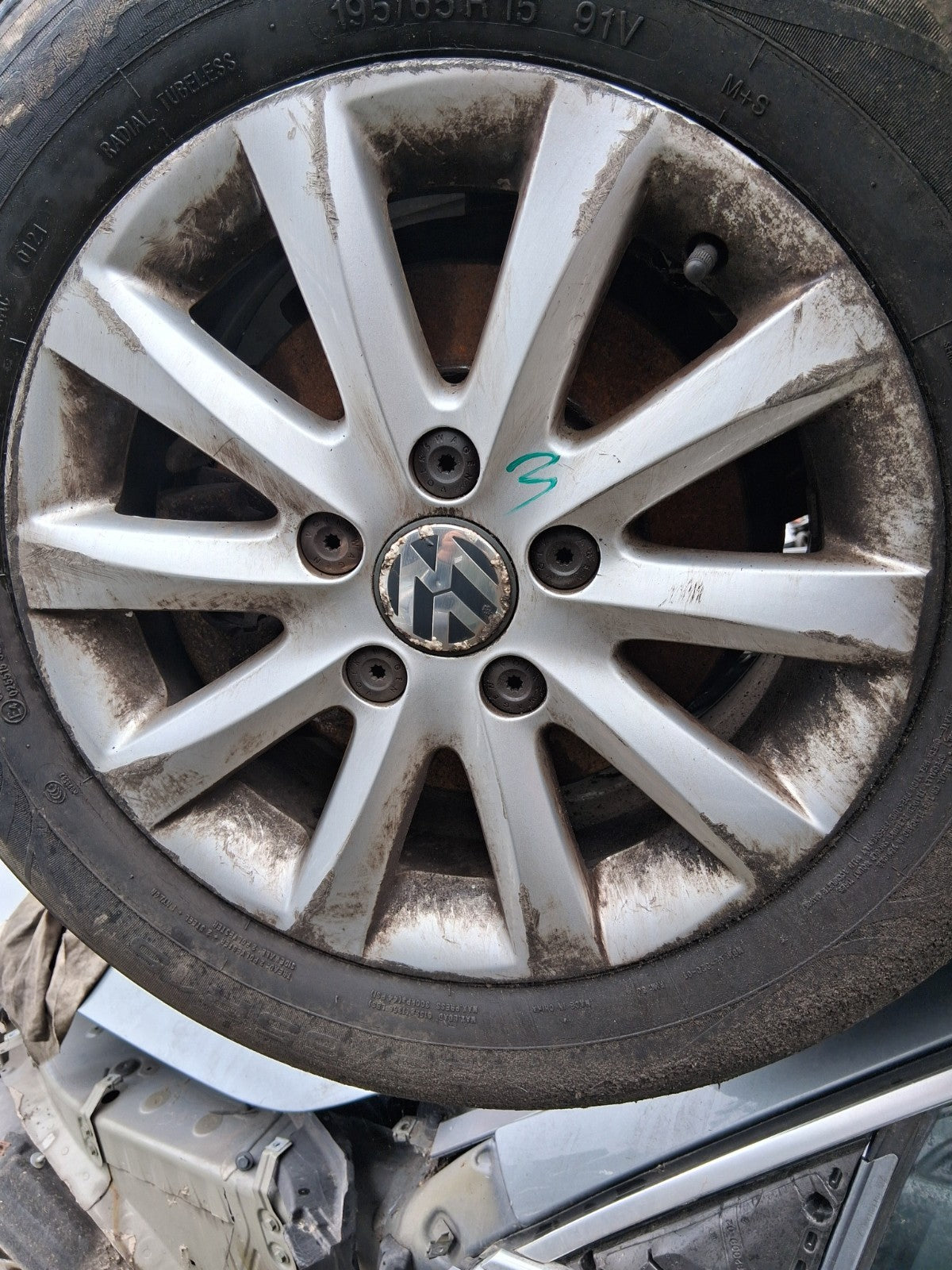 2007 VW VOLKSWAGEN GOLF MK5 15 INCH ALLOY WHEEL WITH TRYE 195/65R15