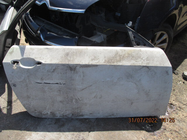 BMW 3 SERIES E92 COUPE OSF DRIVER SIDE FRONT BARE DOOR WHITE
