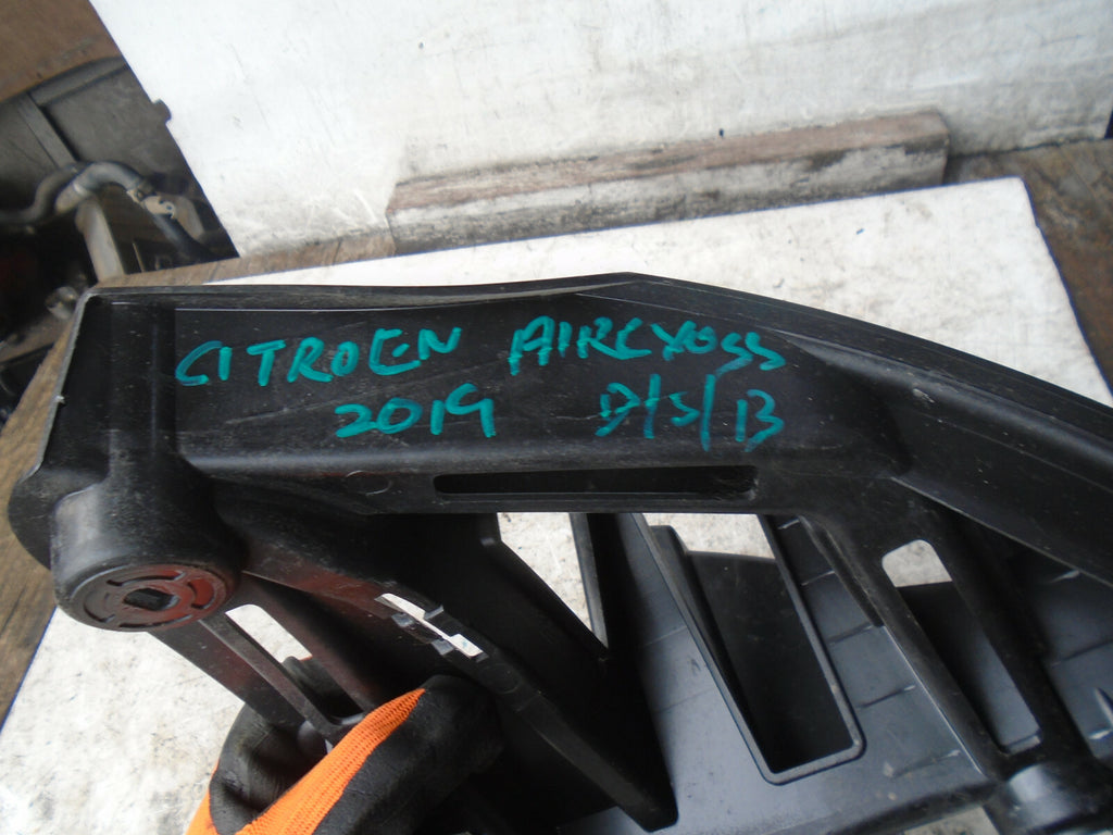 2019 CITROEN C5 AIRCROSS OSR DRIVER SIDE REAR BUMPER MOUNTING BRACKET 9826677080