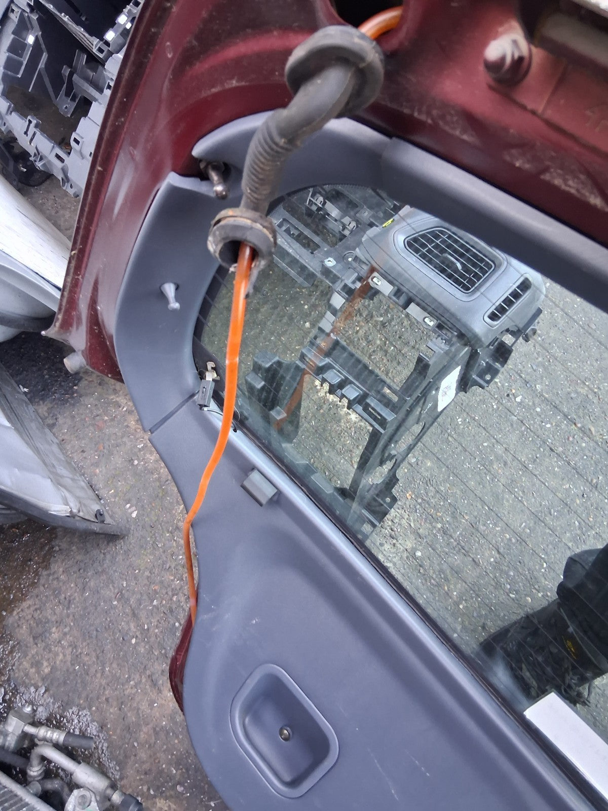 2005 NISSAN ALMERA MK2 REAR COMPLETE TAILGATE BOOTLID RED