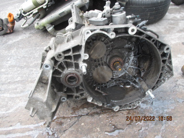 VAUXHALL INSIGNIA ZAFIRA 2010 2.0 DIESEL MANUAL 6 SPEED GEARBOX F40 GB04