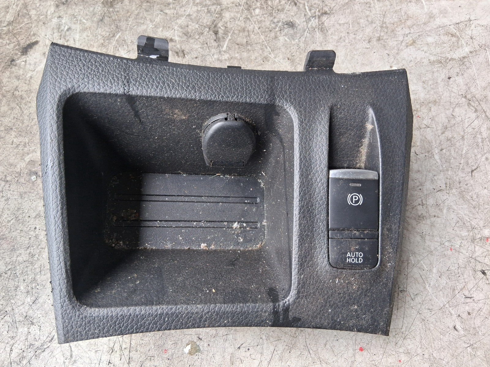 2020 NISSAN QASHQAI J11 MK2 PARKING BUTTON HANDBRAKE SURROUND TRIM 969XCHV50A