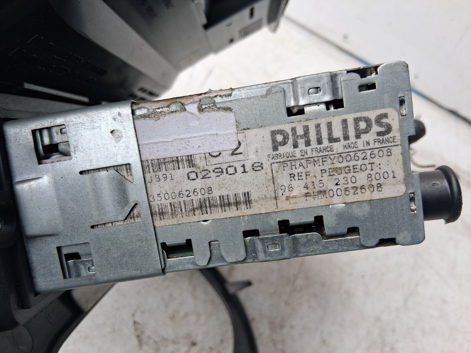 2001 PEUGEOT 206 RADIO CD PLAYER STEREO HEAD UNIT 9641523080