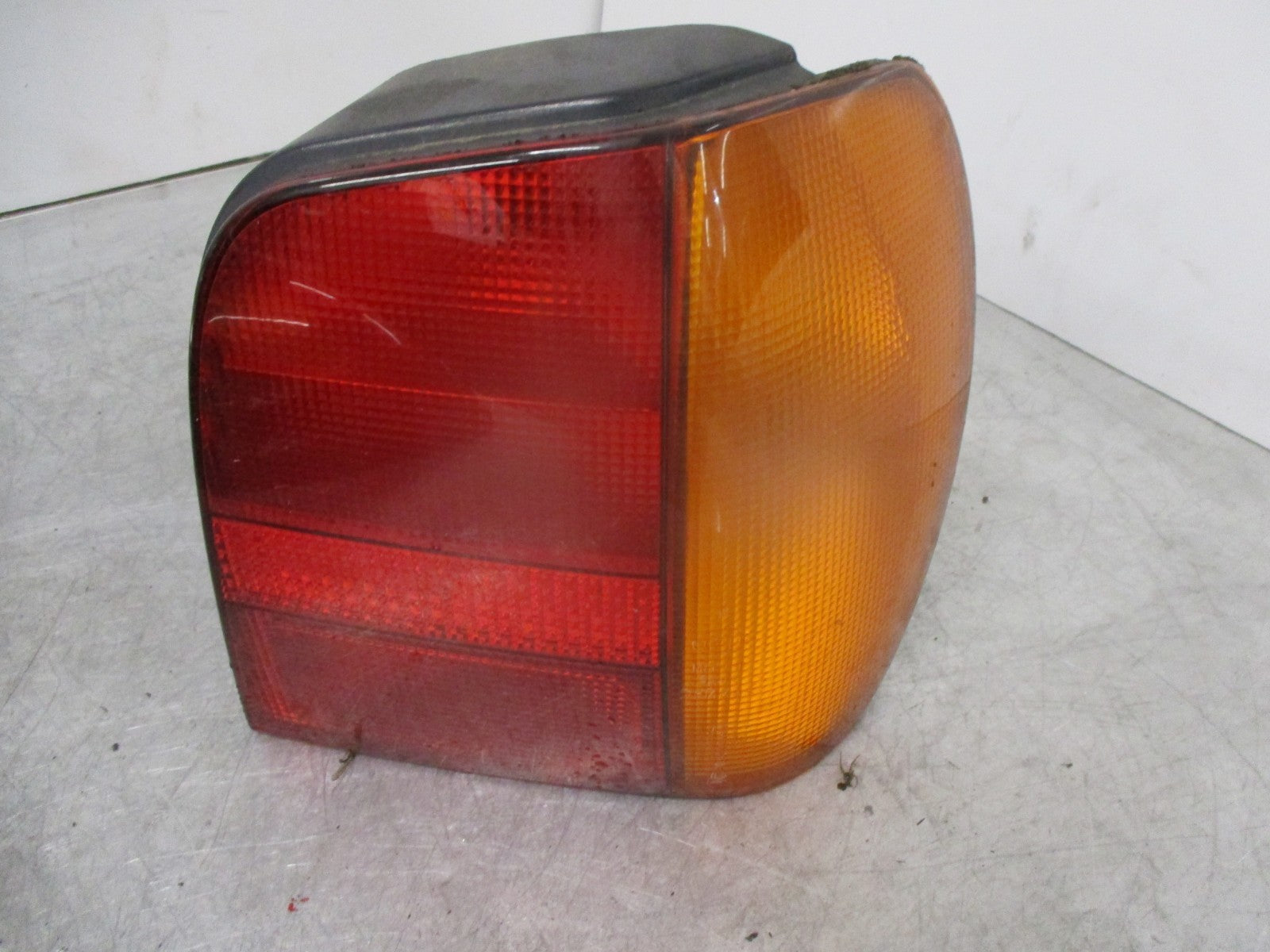 1999 VOLKSWAGEN VW POLO 6N  OSR DRIVERS SIDE REAR LIGHT TAIL LIGHT 6N0945258A