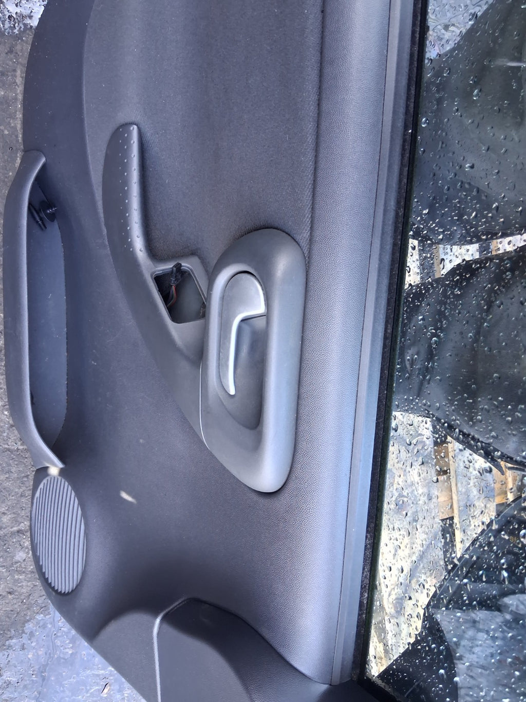 2006 VAUXHALL CORSA C NSF PASSENGER SIDE FRONT LEFT COMPLETE DOOR BLUE