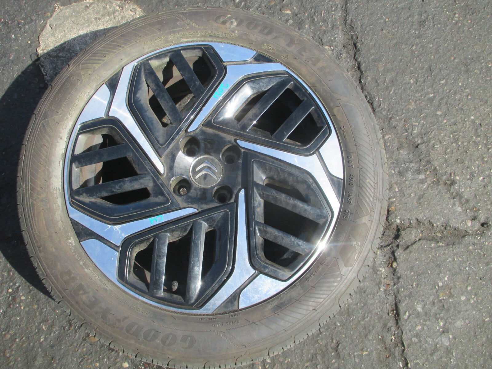 CITROEN C4 MK3 2021 18 INCH ALLOY WHEEL WITH TYRE 195/60R18