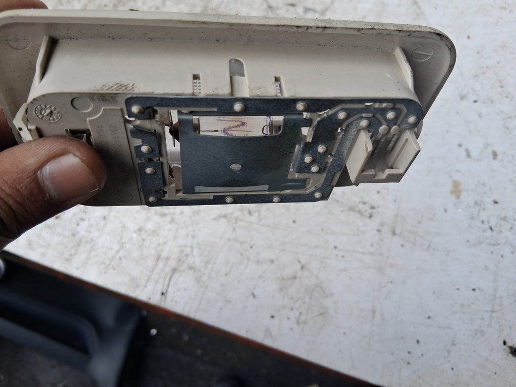 2015 FIAT 500 LOUNGE INTERIOR ROOF READING FRONT COURTESY LIGHT 735244962