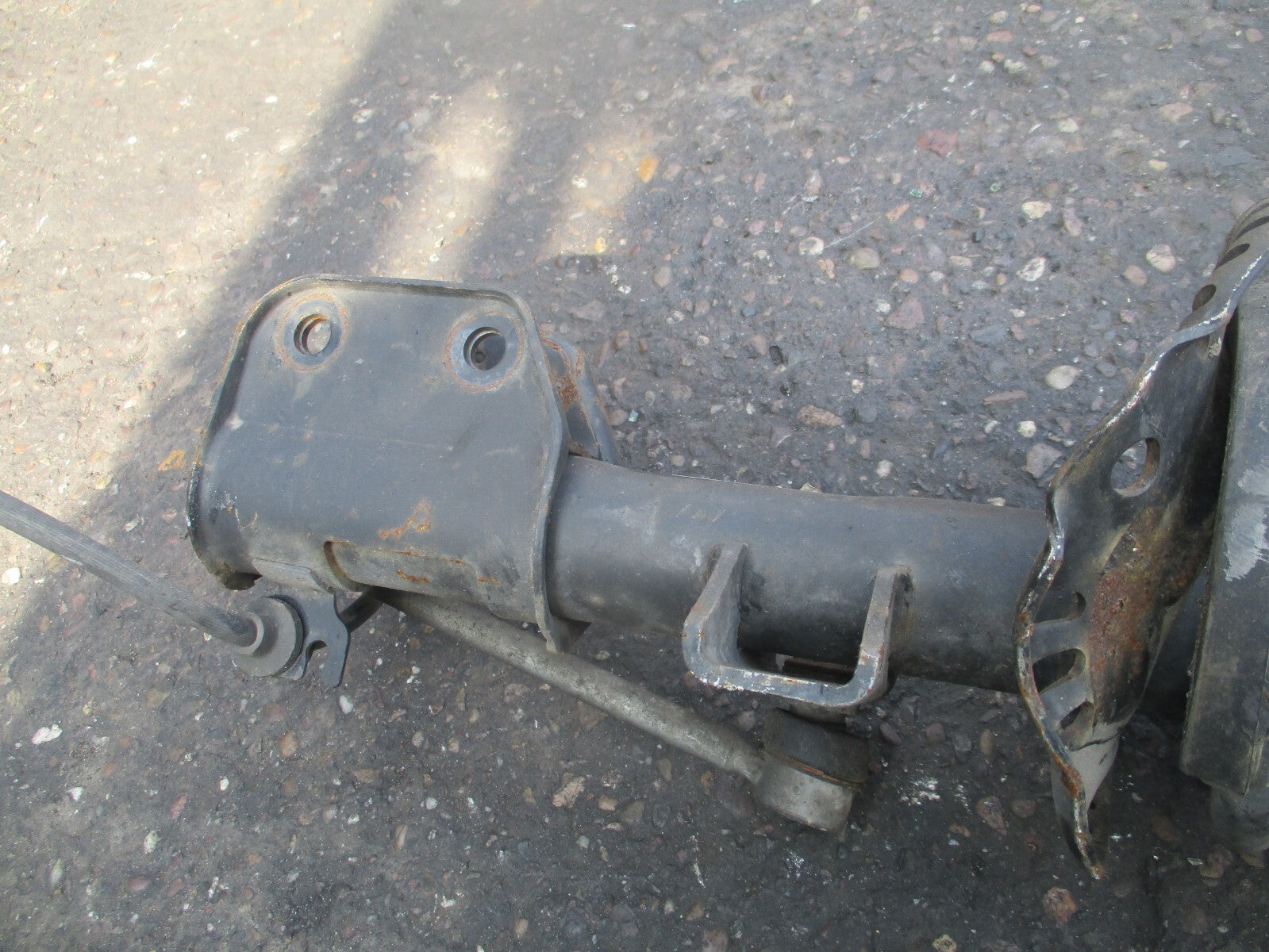 VOLKSWAGEN 2021 CRAFTER PASSENGER SIDE FRONT SUSPENSION SHOCK ABSORBER 2N0413031
