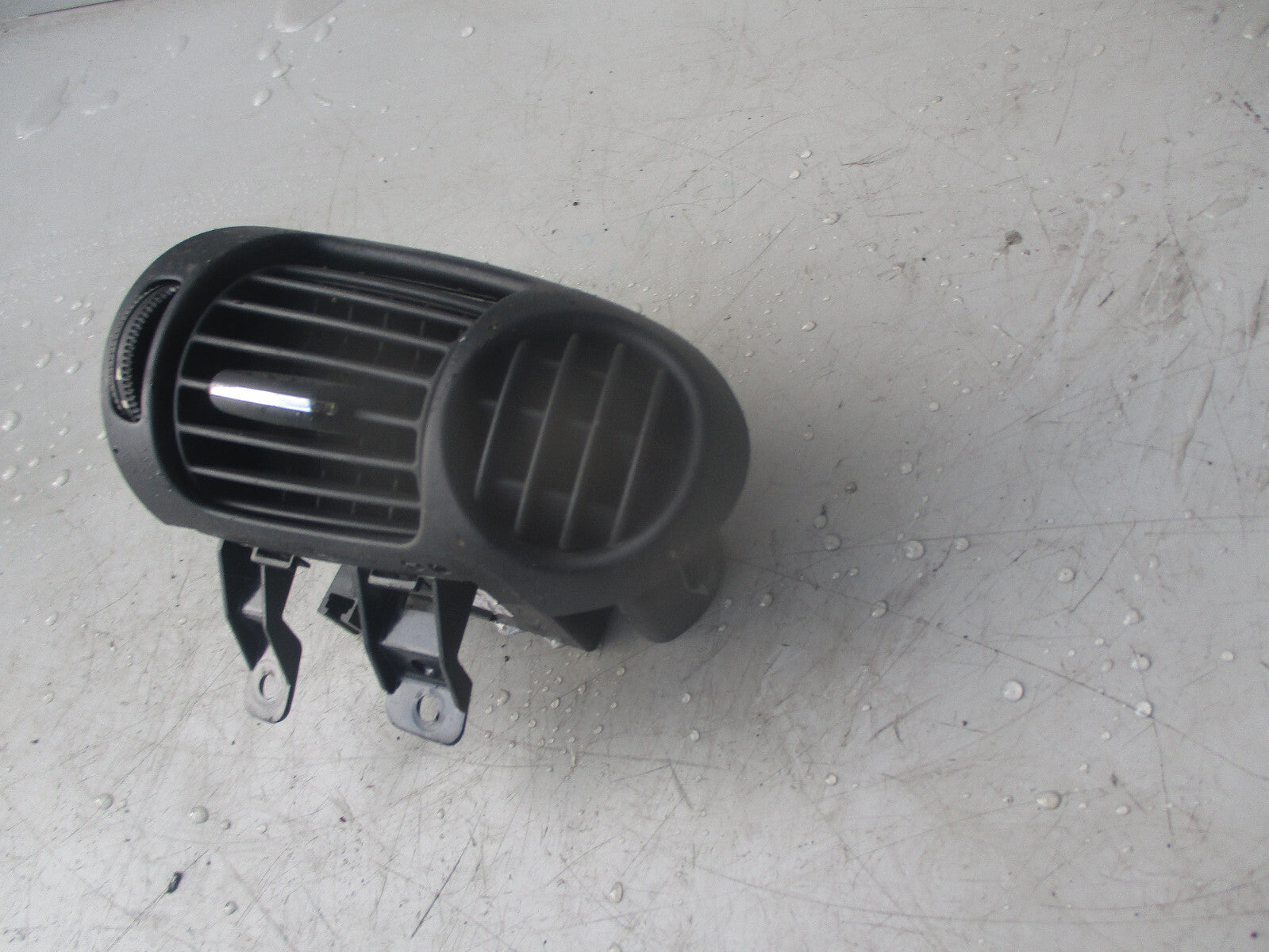 MERCEDES CLC 2008 DASHBOARD RIGHT SIDE AIR VENT A2038302854