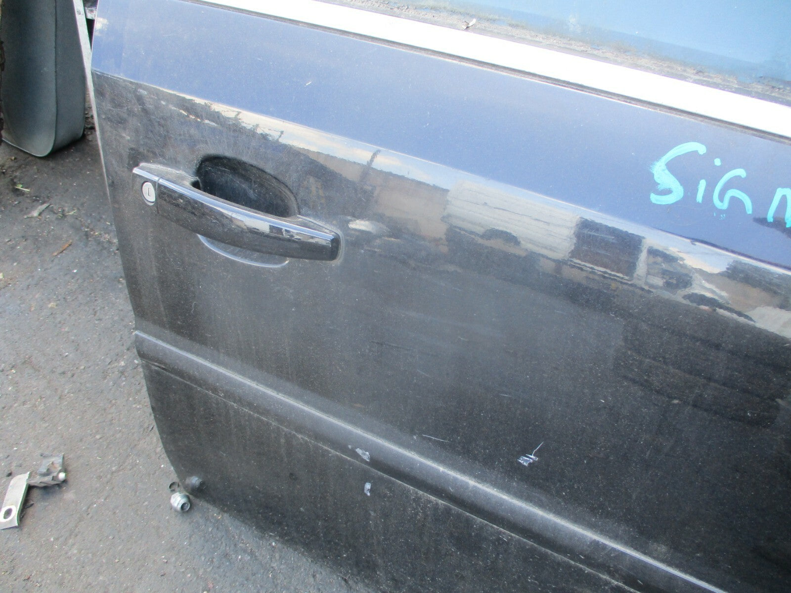 VAUXHALL SIGNUM 2003 - 2008 OSF DRIVER SIDE FRONT DOOR CARD HANDLE GLASS BLACK
