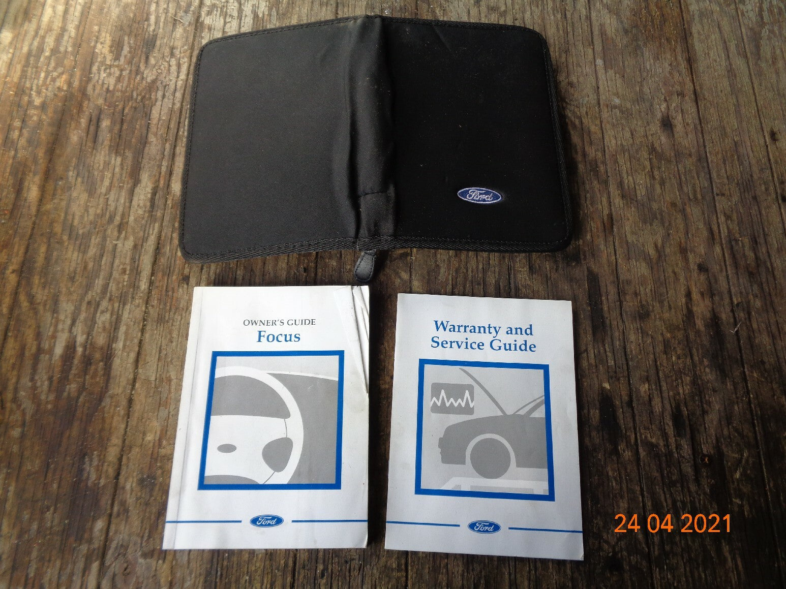 FORD FOCUS MK1 2001 OWNERS MANUAL HANDBOOK GUIDE BOOKLET POUCH WALLET BAG