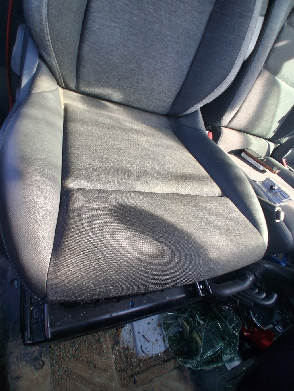 2025 RENAULT MASTER MK4 OSF DRIVER SIDE FRONT COMPLETE SEAT ARMREST FABRIC