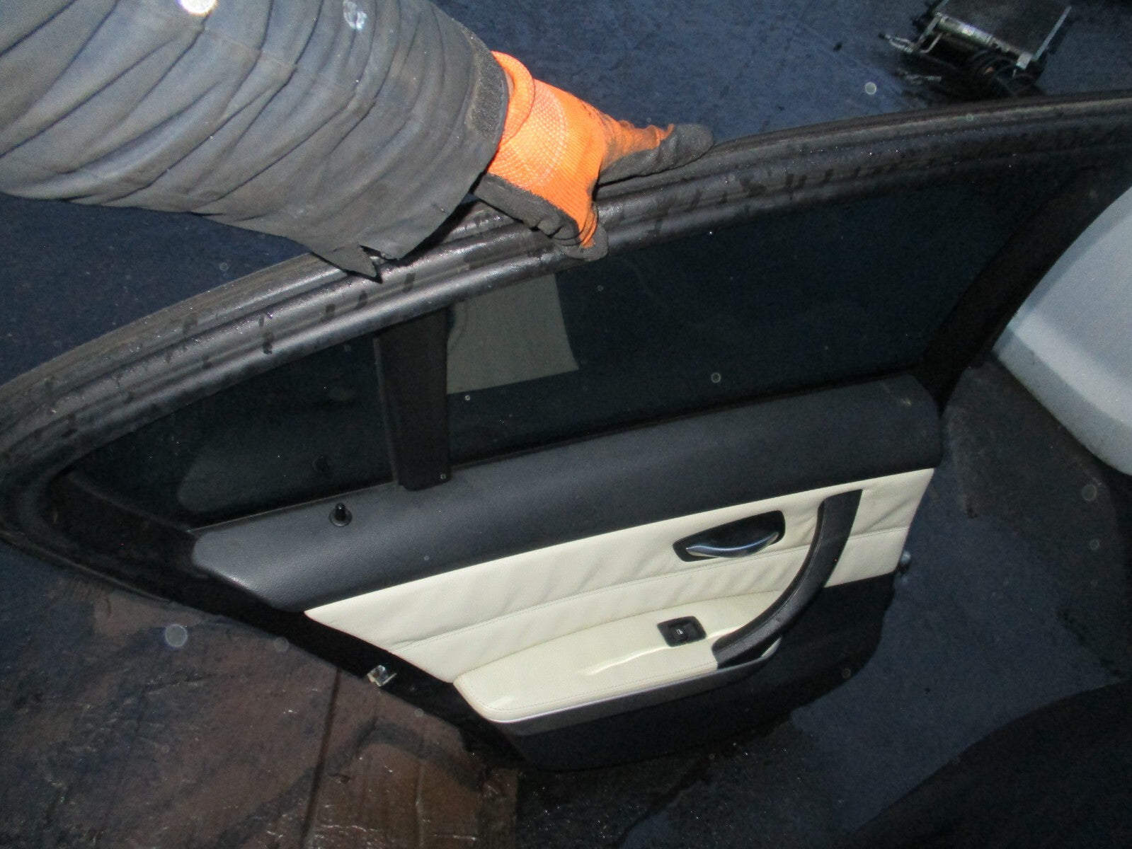 2009 BMW 3 SERIES E90 NSR PASSENGER SIDE REAR COMPLETE DOOR GREY