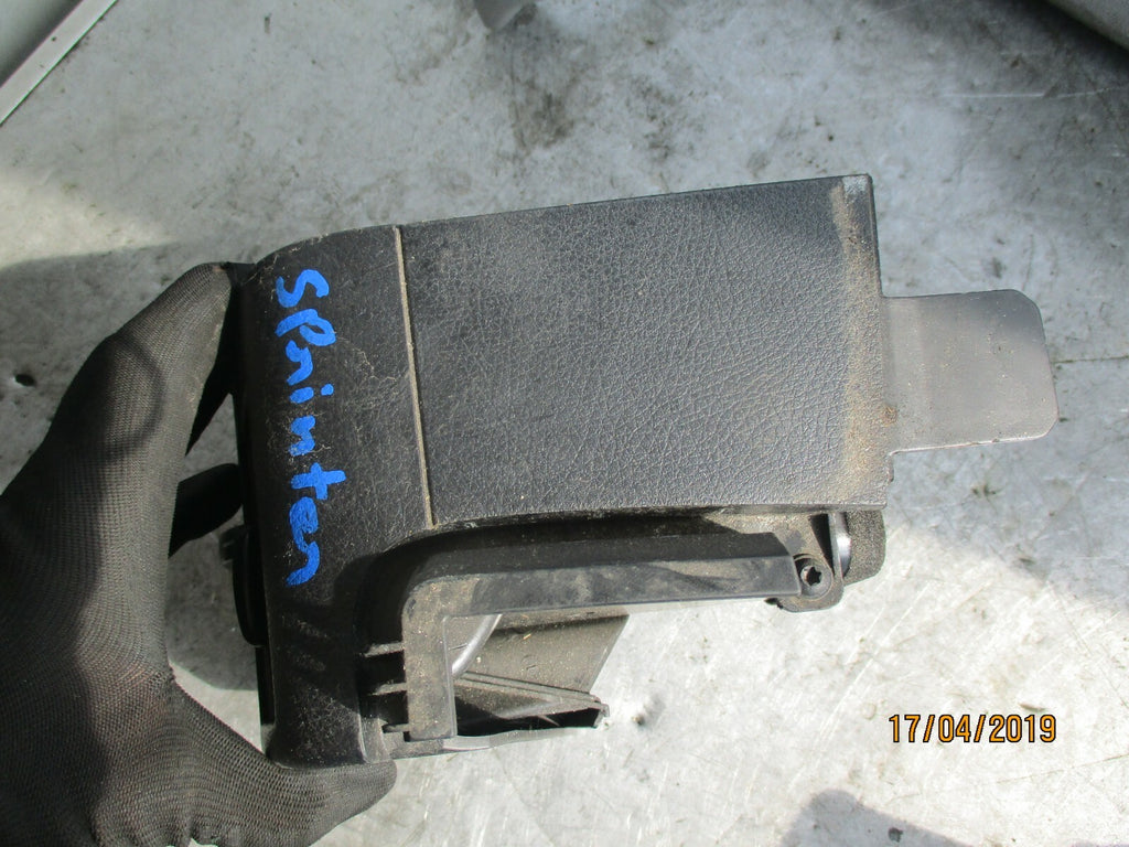 MERCEDES SPRINTER W906 OS DRIVER SIDE AIR VENT & HEADLIGHT SWITCHES A9068300754