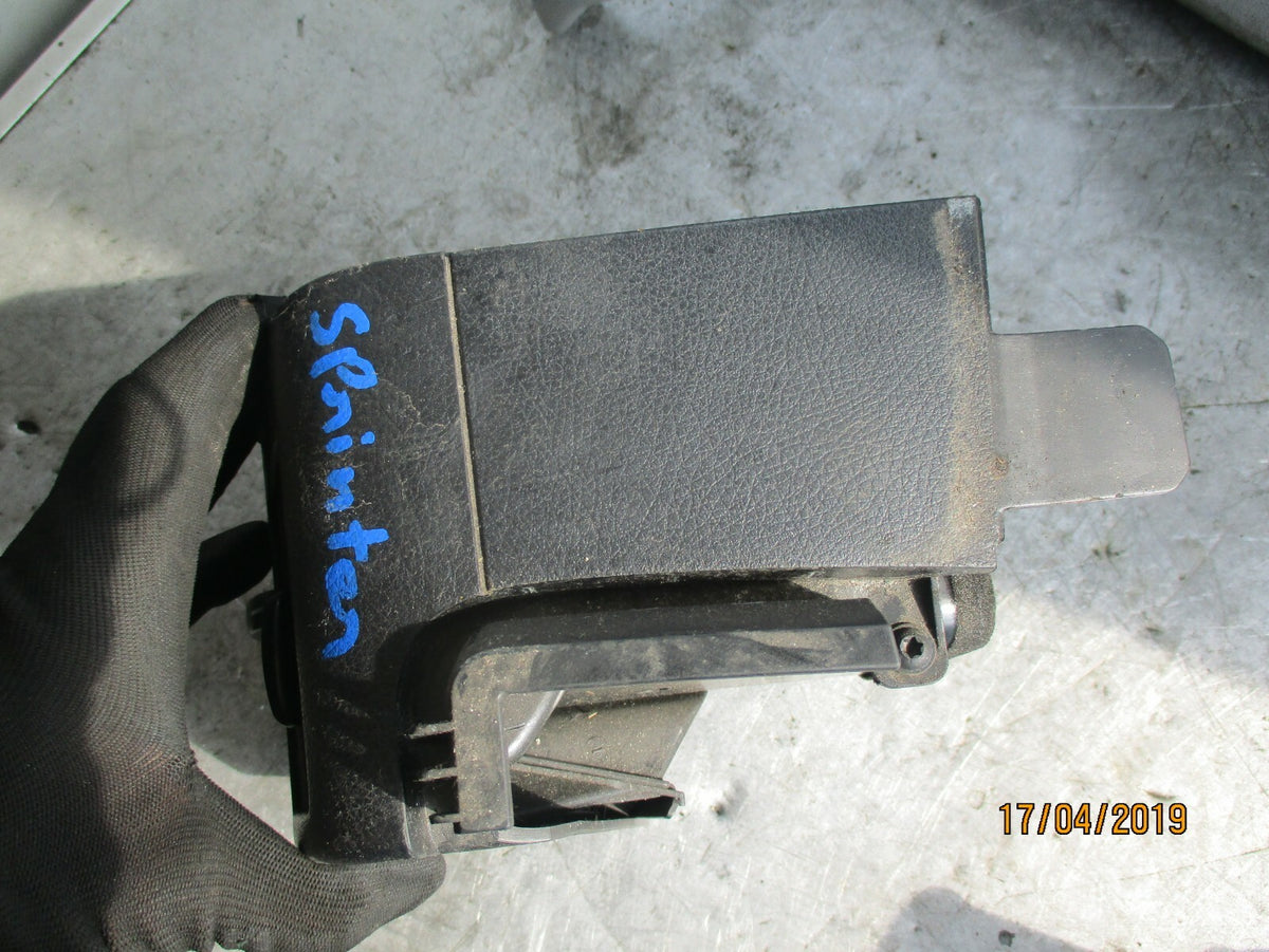 MERCEDES SPRINTER W906 OS DRIVER SIDE AIR VENT & HEADLIGHT SWITCHES A9068300754