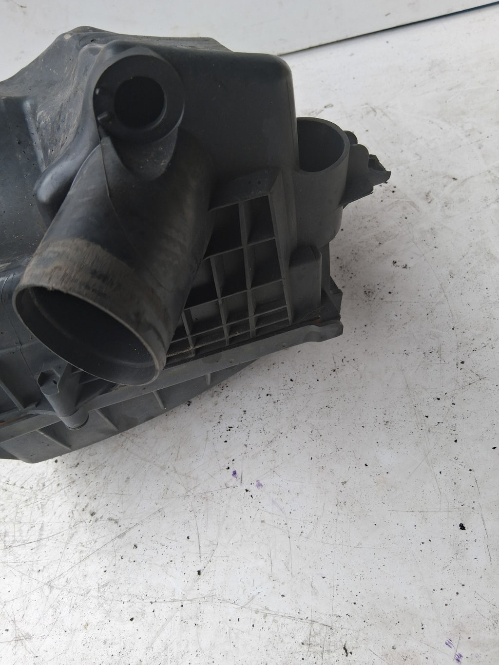 2015 VAUXHALL ADAM AIR CLEANER FILTER BOX 13357493