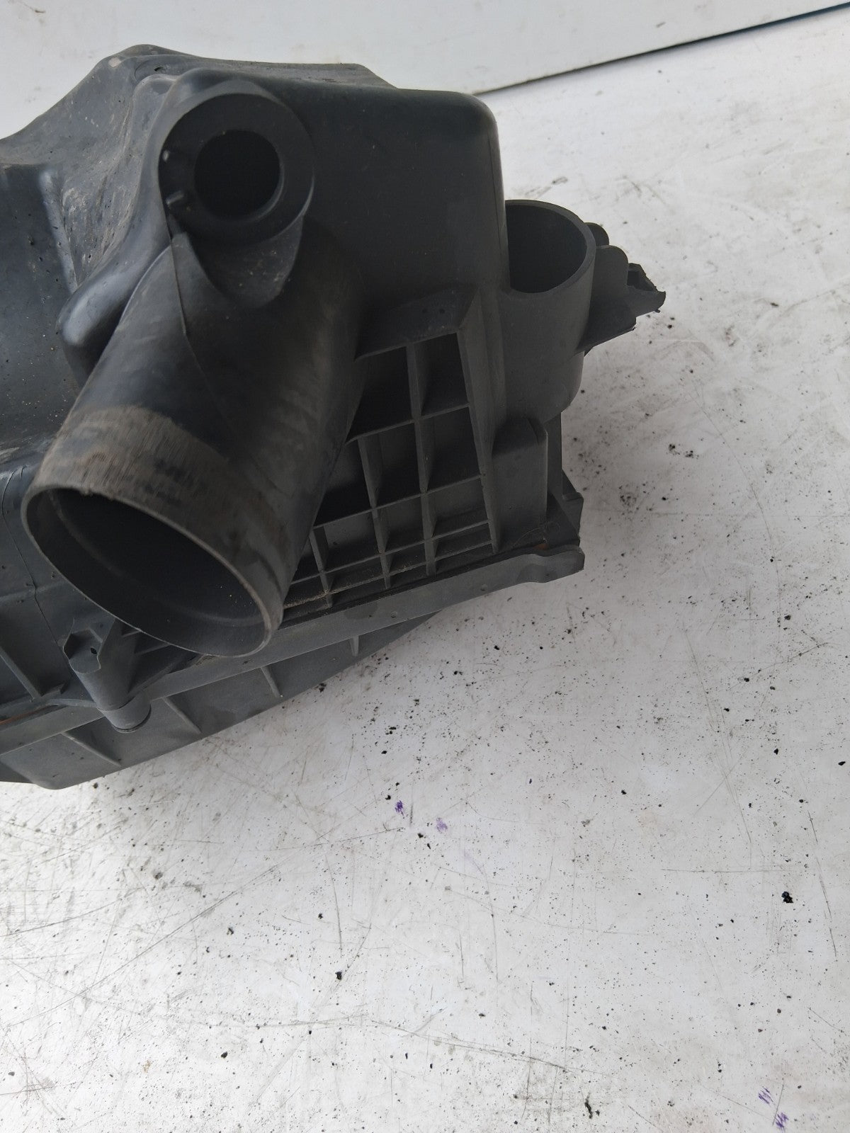 2015 VAUXHALL ADAM AIR CLEANER FILTER BOX 13357493