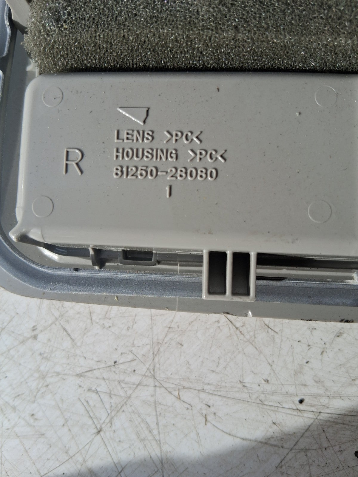 TOYOTA ESTIMA MK3 2013 FRONT INTERIOR READING LIGHT 8125028080