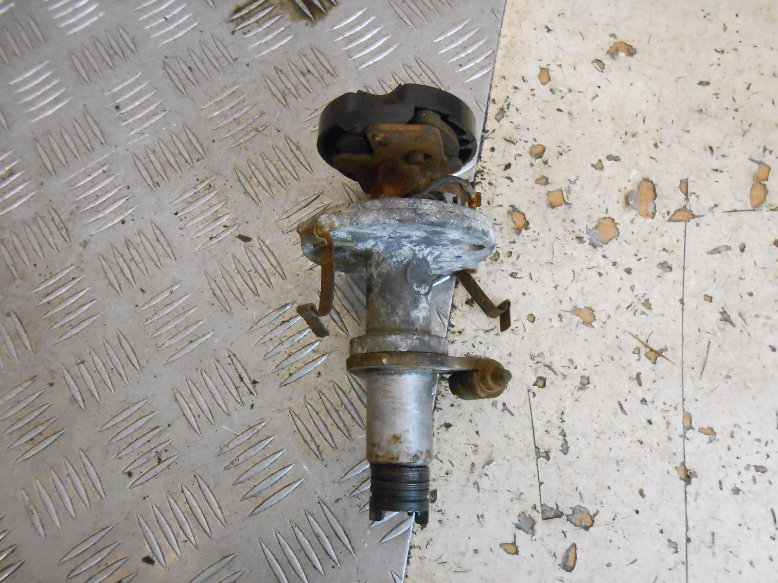ALFA ROMEO GT 2000 VELOCE 2.0 (AR00512) IGNITION DISTRIBUTOR DISSY NO CAP
