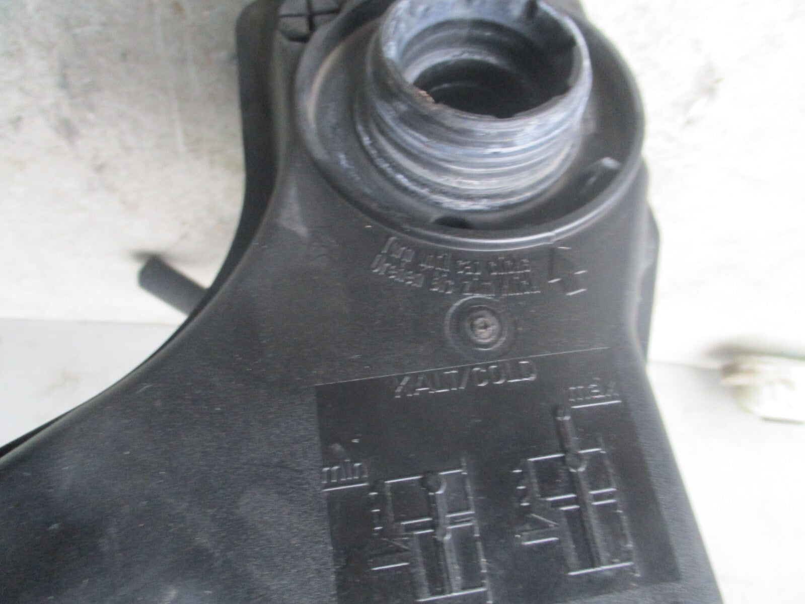 2008 BMW SERIES 1 COOLANT HEADER TANK 13 ZB 7 810 592