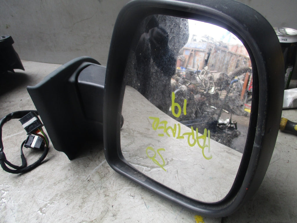 2019 PEUGEOT PARTNER OSF DRIVER SIDE MANUAL FOLD WING MIRROR 262426-07A