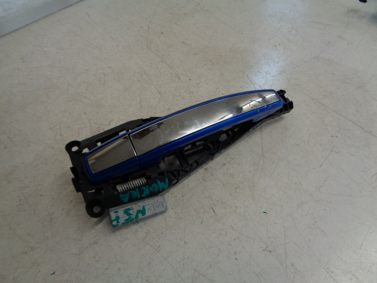 VAUXHALL MOKKA M K1 2013 NSF PASSENGER FRONT EXTERIOR DOOR HANDLE CHROME BLUE